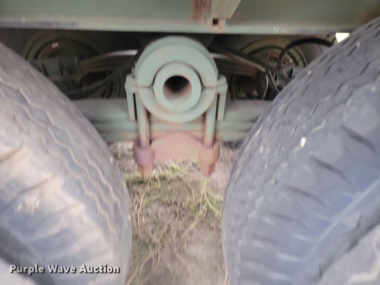 image for item JG9759 1992 Dyna M8714A2  flatbed trailer