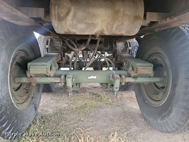 image for item JG9759 1992 Dyna M8714A2  flatbed trailer