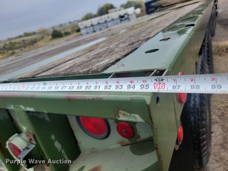image for item JG9759 1992 Dyna M8714A2  flatbed trailer