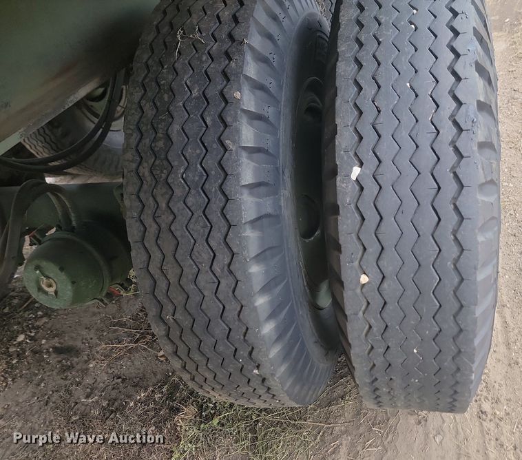 image for item JG9759 1992 Dyna M8714A2  flatbed trailer