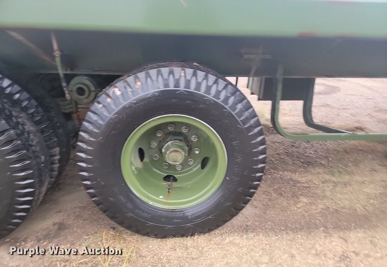 image for item JG9759 1992 Dyna M8714A2  flatbed trailer