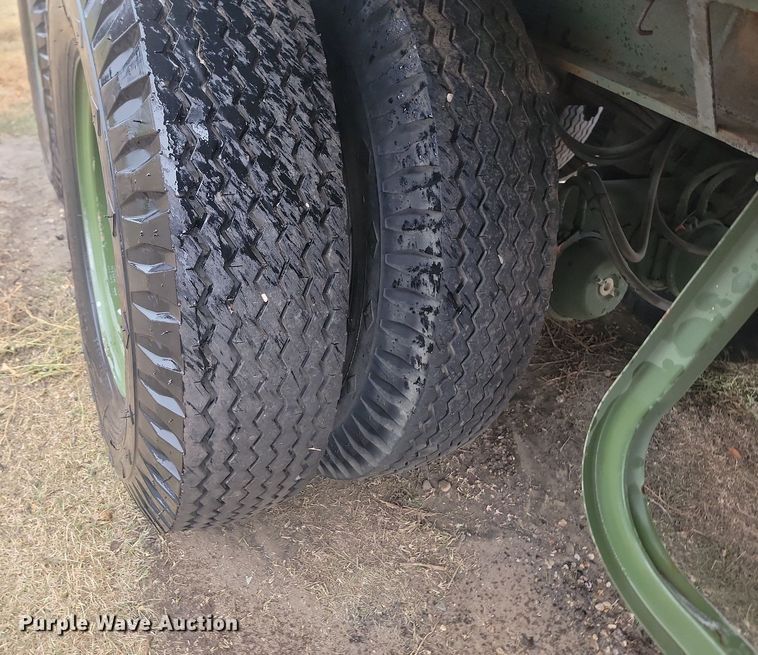 image for item JG9759 1992 Dyna M8714A2  flatbed trailer