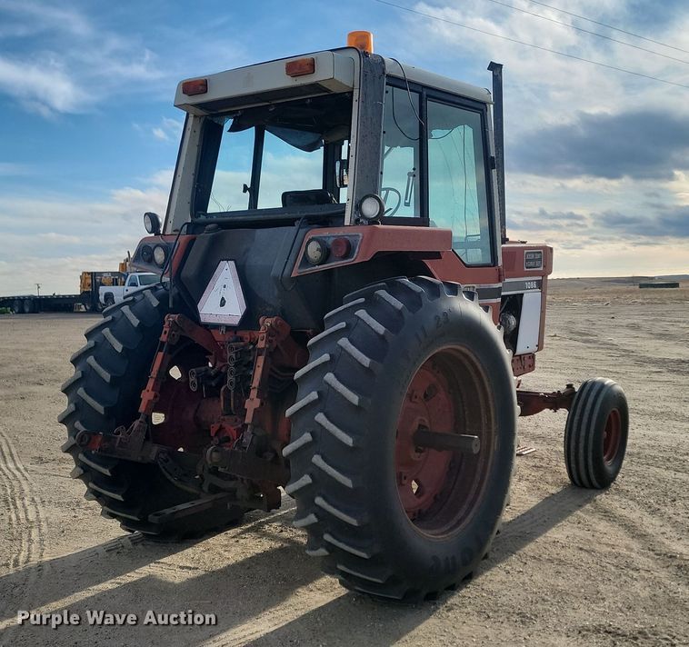 image for item KT9939 1979 International 1086  tractor