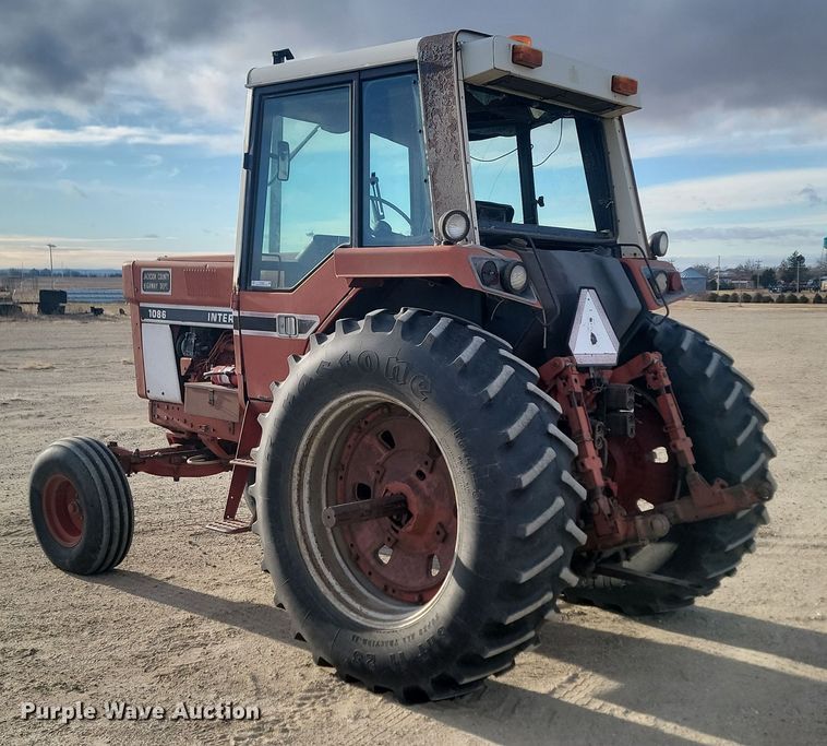 image for item KT9939 1979 International 1086  tractor