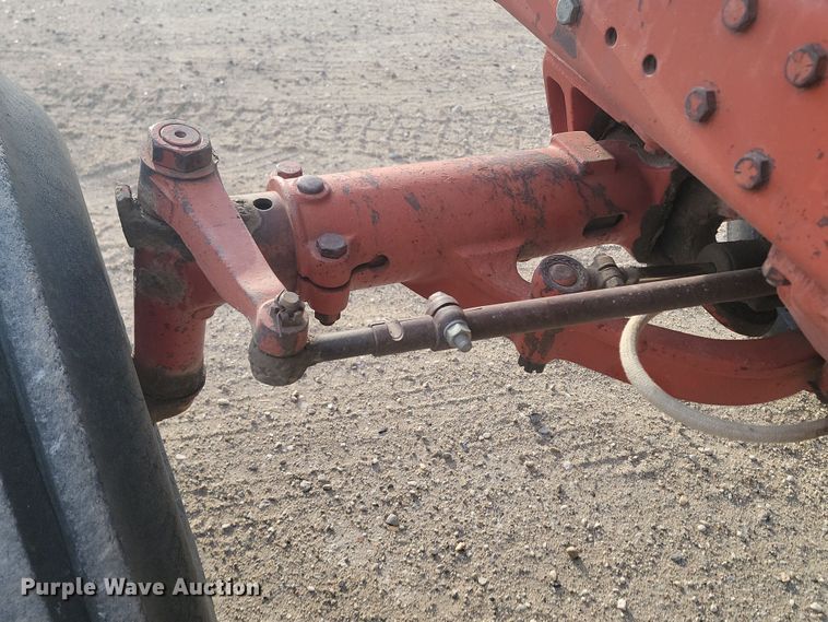 image for item KT9939 1979 International 1086  tractor