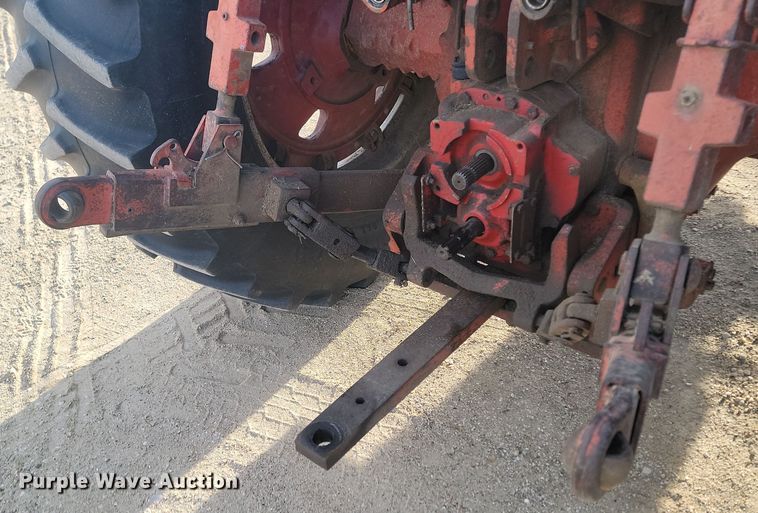 image for item KT9939 1979 International 1086  tractor