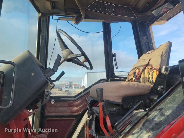 image for item KT9939 1979 International 1086  tractor