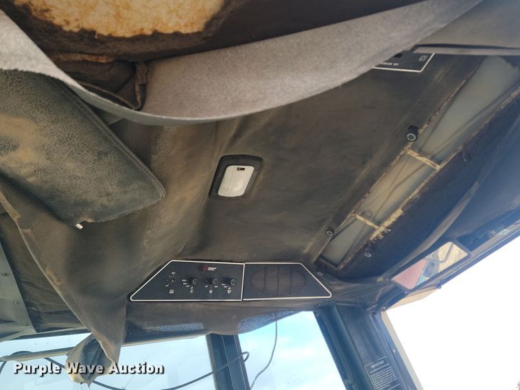 image for item KT9939 1979 International 1086  tractor