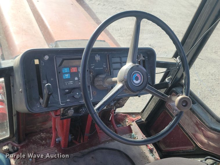 image for item KT9939 1979 International 1086  tractor