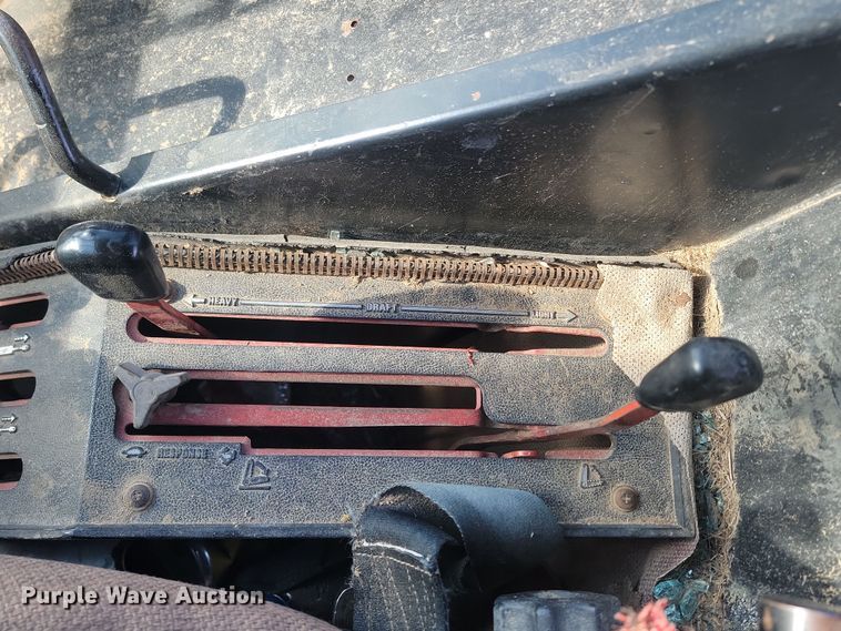 image for item KT9939 1979 International 1086  tractor