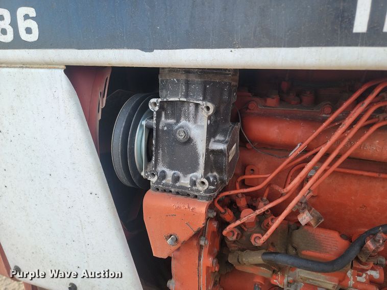 image for item KT9939 1979 International 1086  tractor