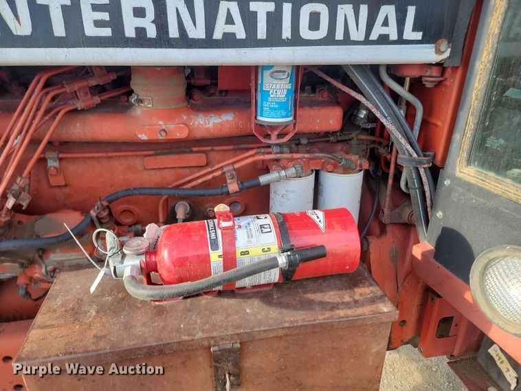 image for item KT9939 1979 International 1086  tractor