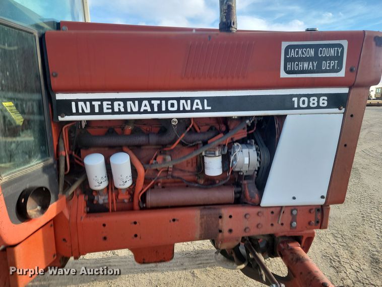 image for item KT9939 1979 International 1086  tractor