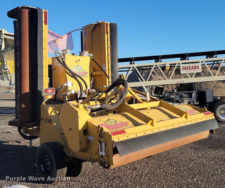 image for item KT9946 Tiger  batwing flail mower