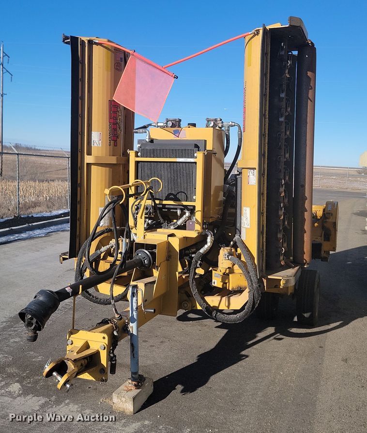 image for item KT9947 Tiger  batwing flail mower