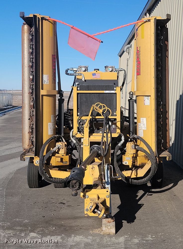 image for item KT9947 Tiger  batwing flail mower