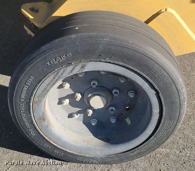 image for item KT9947 Tiger  batwing flail mower