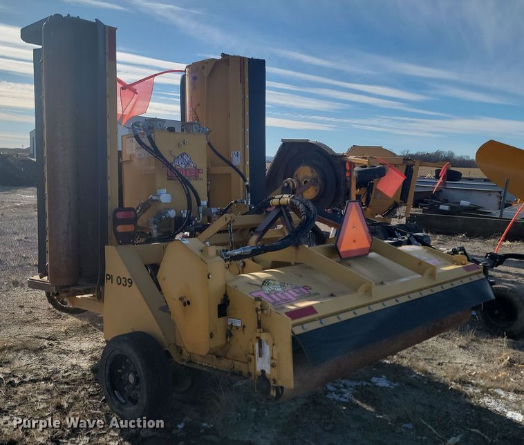 image for item KT9948 Tiger  batwing flail mower