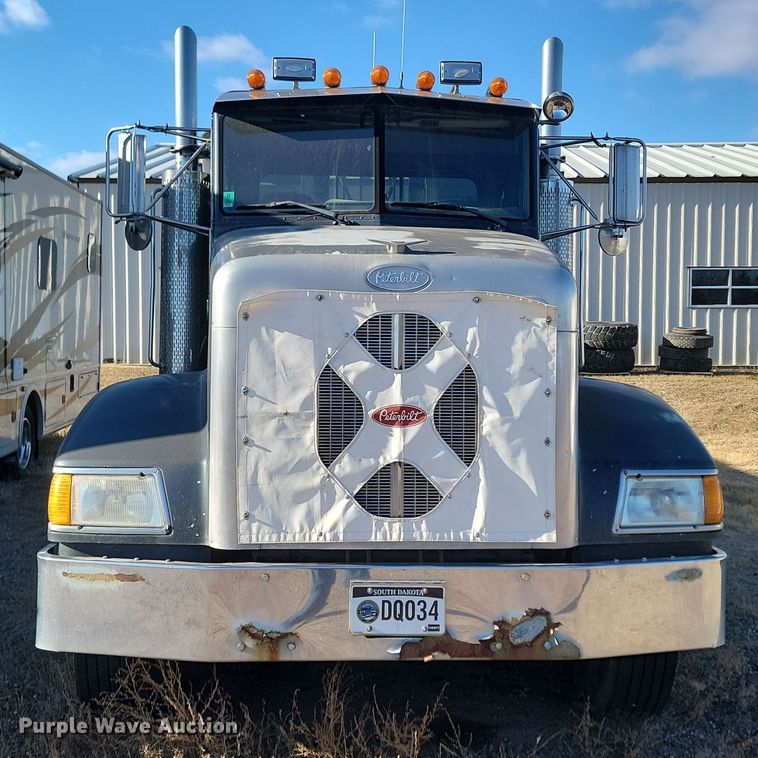 image for item KT9953 1996 Peterbilt 385  semi truck