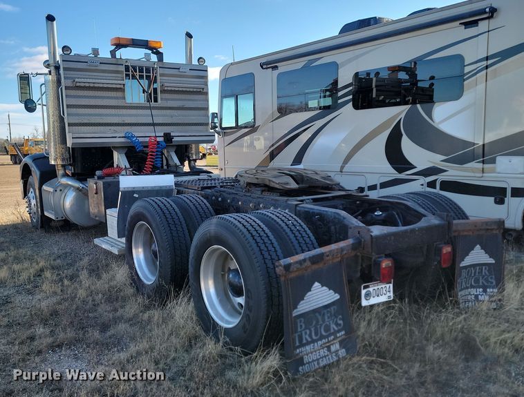 image for item KT9953 1996 Peterbilt 385  semi truck