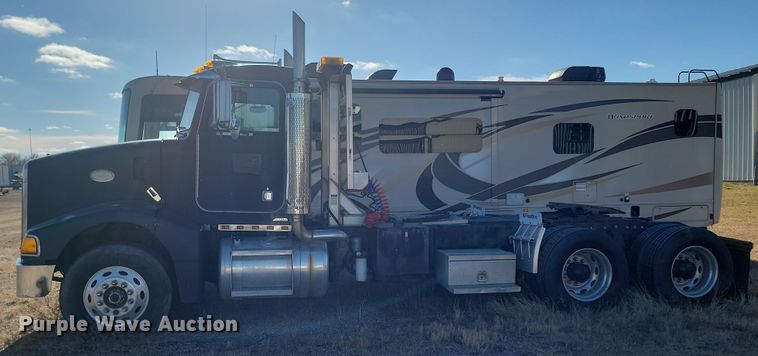 image for item KT9953 1996 Peterbilt 385  semi truck