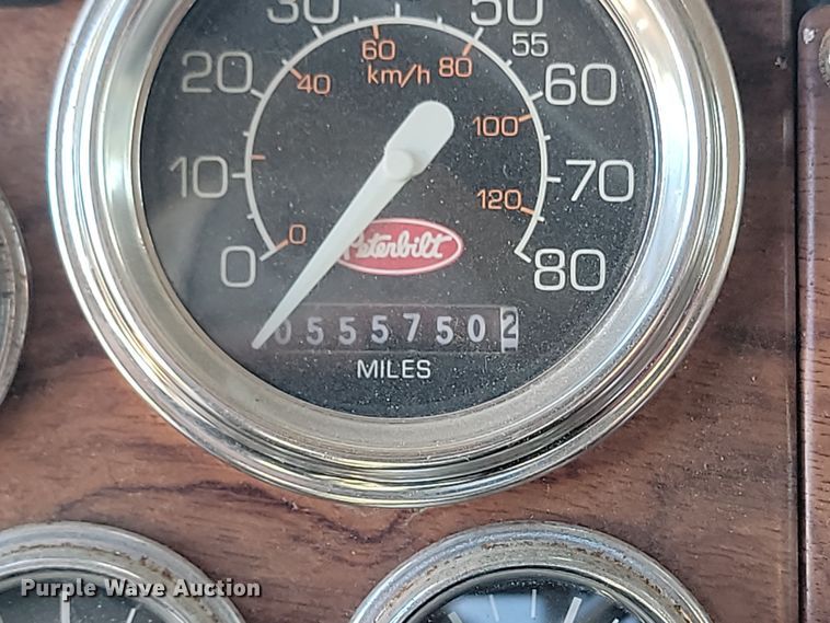 image for item KT9953 1996 Peterbilt 385  semi truck