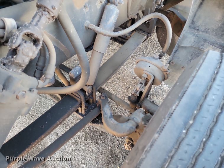 image for item KT9953 1996 Peterbilt 385  semi truck