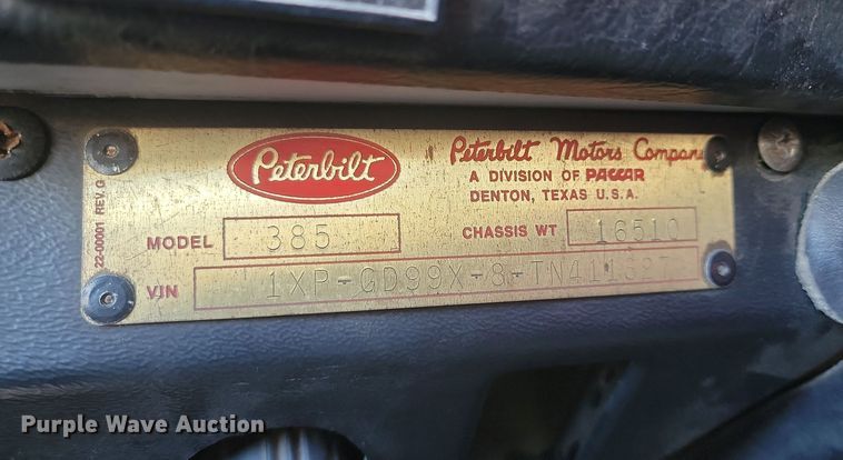 image for item KT9953 1996 Peterbilt 385  semi truck
