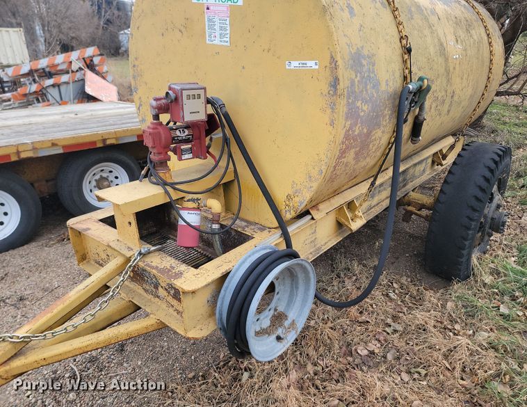 image for item KT9992 Fuel tank trailer