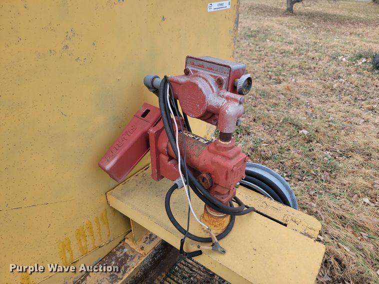 image for item KT9992 Fuel tank trailer