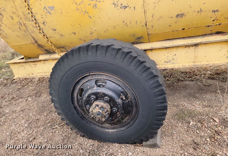 image for item KT9992 Fuel tank trailer