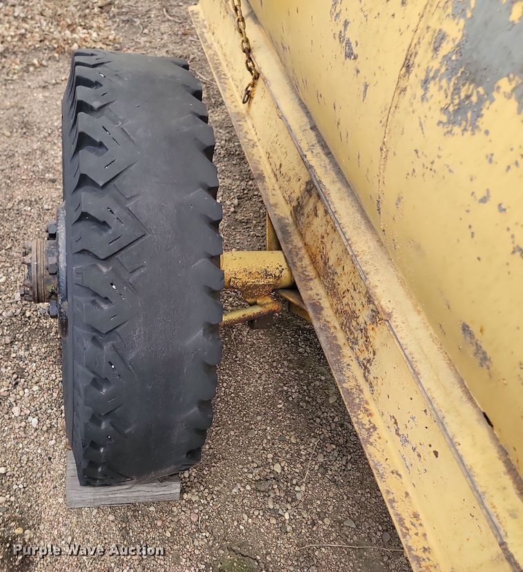 image for item KT9992 Fuel tank trailer