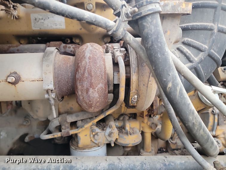 image for item KT9995 2001 International 2674  oil distributor truck