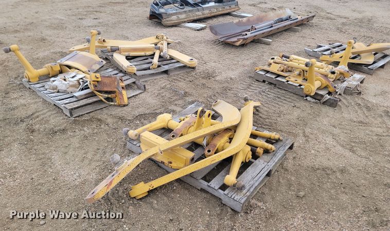 image for item KT9996 Mid mount scarifier lift group