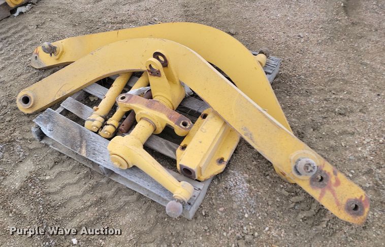 image for item KT9996 Mid mount scarifier lift group