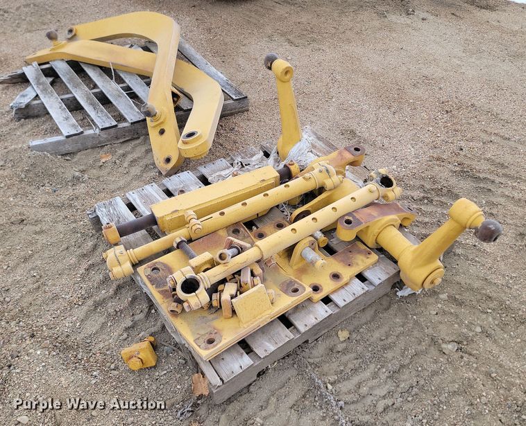 image for item KT9996 Mid mount scarifier lift group