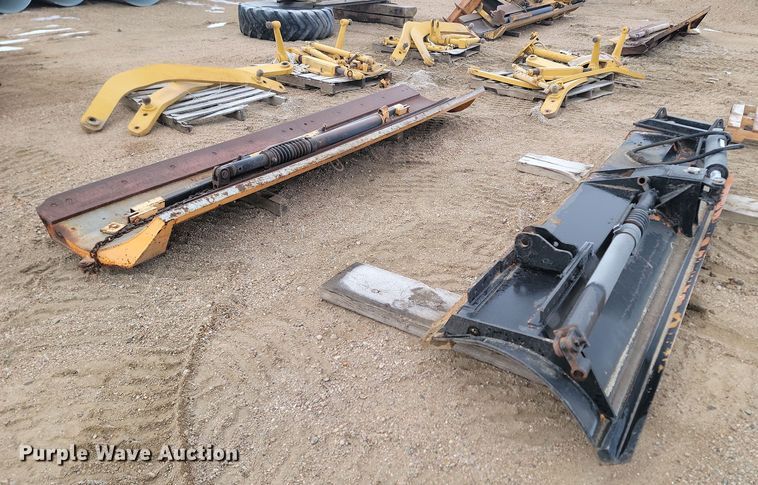 image for item KU9000 (2) wing plows