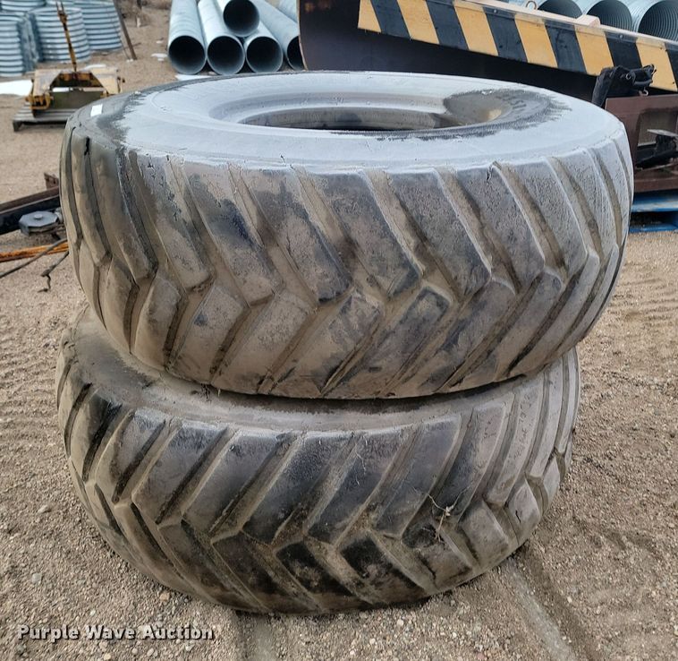 image for item KU9003 (2) Michelin 23.5R25 tires