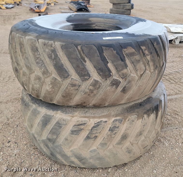 image for item KU9003 (2) Michelin 23.5R25 tires