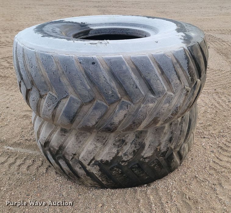 image for item KU9003 (2) Michelin 23.5R25 tires