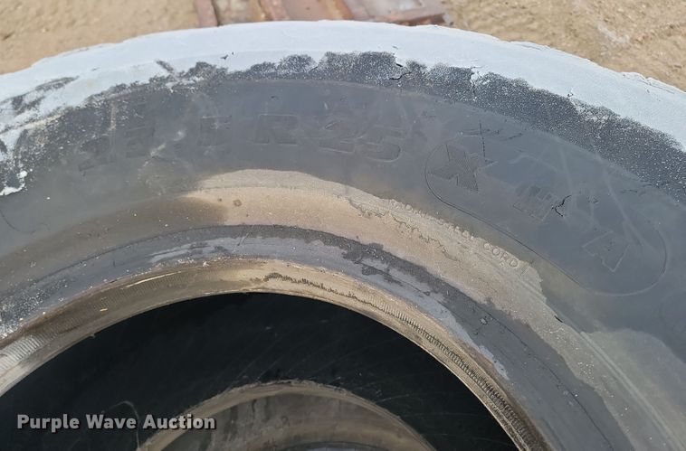 image for item KU9003 (2) Michelin 23.5R25 tires