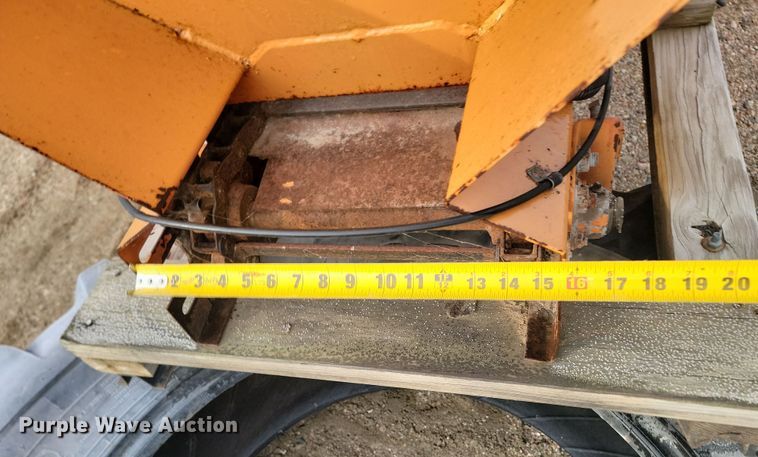 image for item KU9005 Swenson  spreader