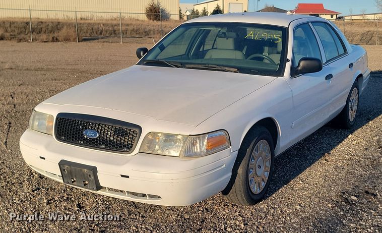 image for item KU9020 2005 Ford Crown Victoria Police Interceptor
