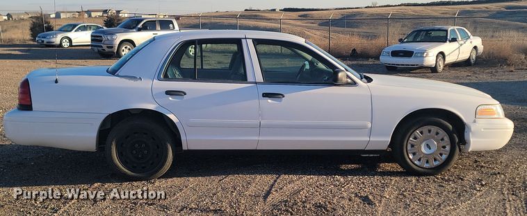 image for item KU9020 2005 Ford Crown Victoria Police Interceptor