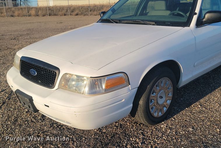 image for item KU9020 2005 Ford Crown Victoria Police Interceptor