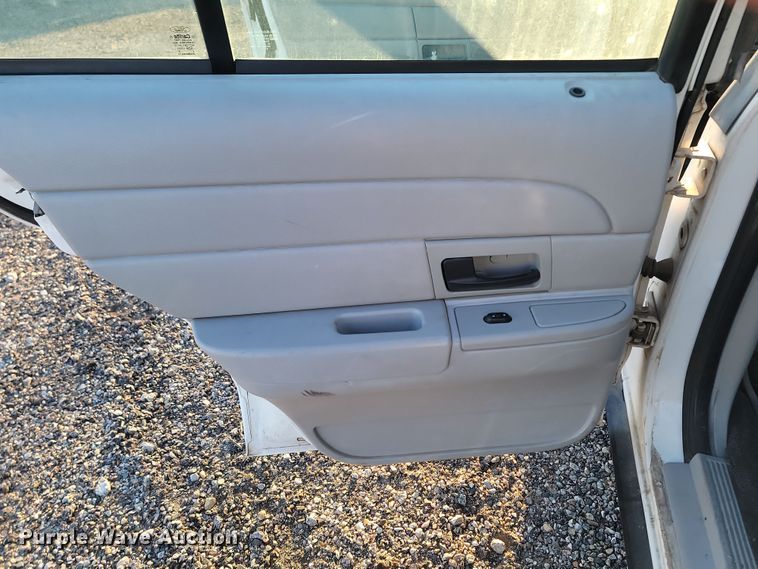 image for item KU9020 2005 Ford Crown Victoria Police Interceptor