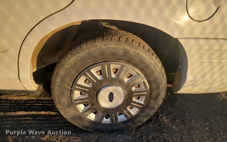 image for item KU9020 2005 Ford Crown Victoria Police Interceptor