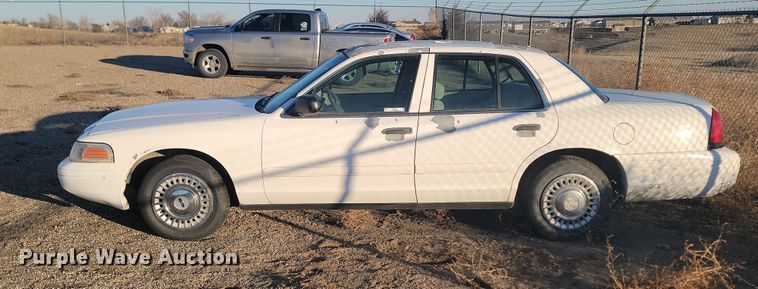 image for item KU9021 2001 Ford Crown Victoria Police Interceptor