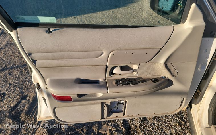 image for item KU9021 2001 Ford Crown Victoria Police Interceptor