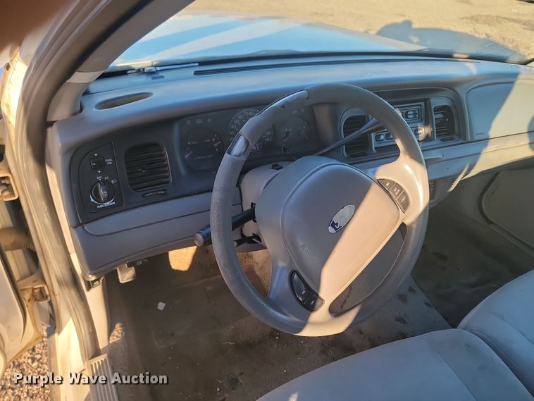 image for item KU9021 2001 Ford Crown Victoria Police Interceptor